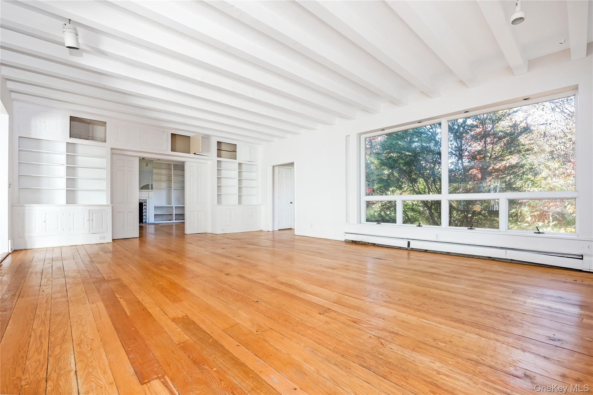 5 Bagatelle Road, Dix Hills, NY 11746