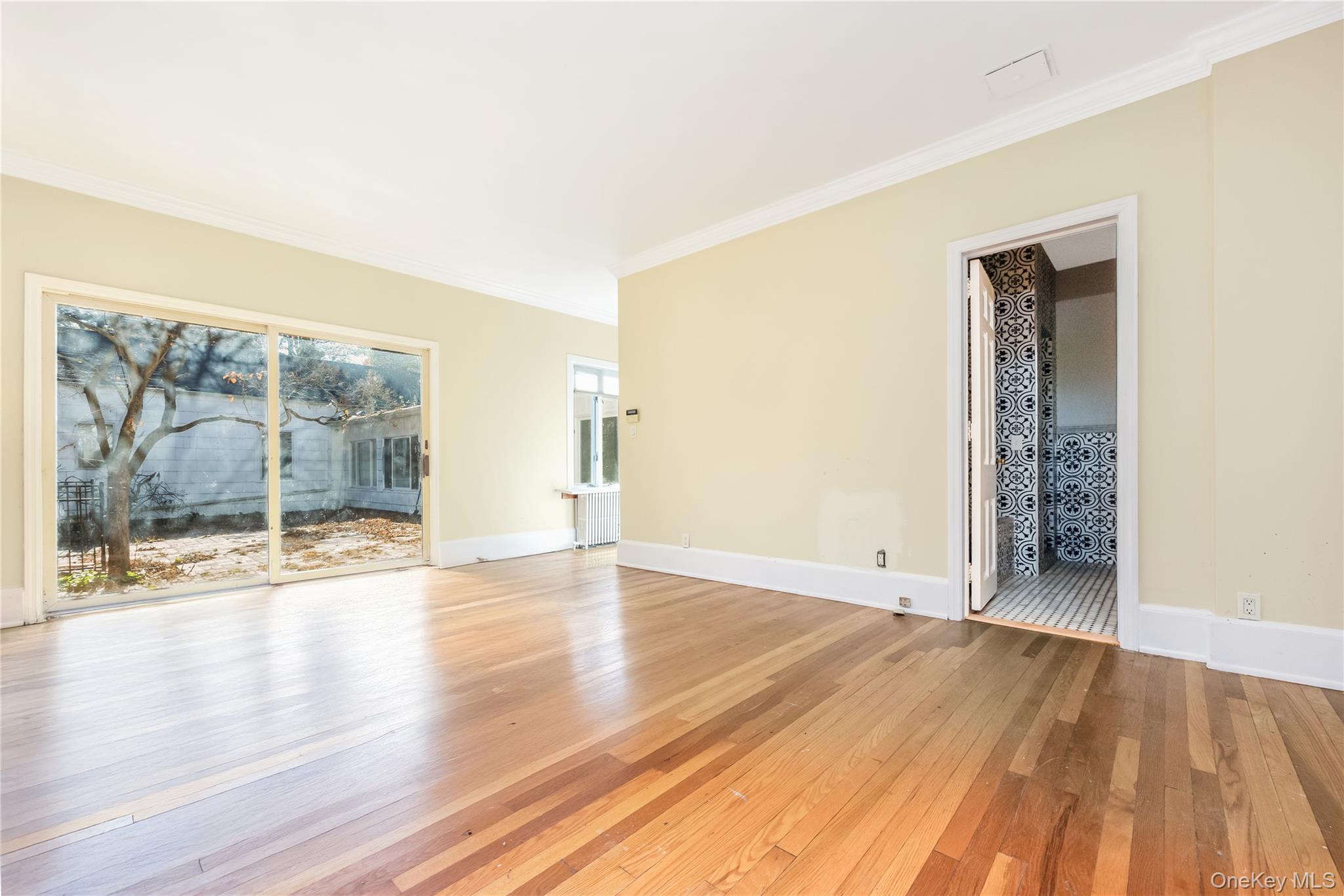 5 Bagatelle Road, Dix Hills, NY 11746