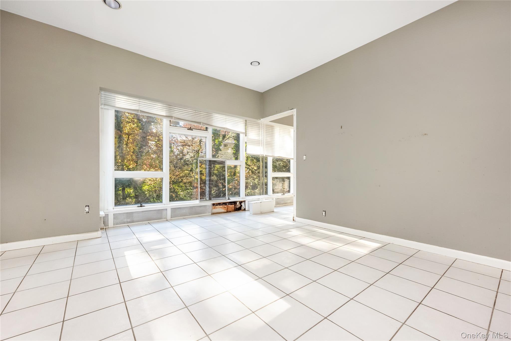 5 Bagatelle Road, Dix Hills, NY 11746