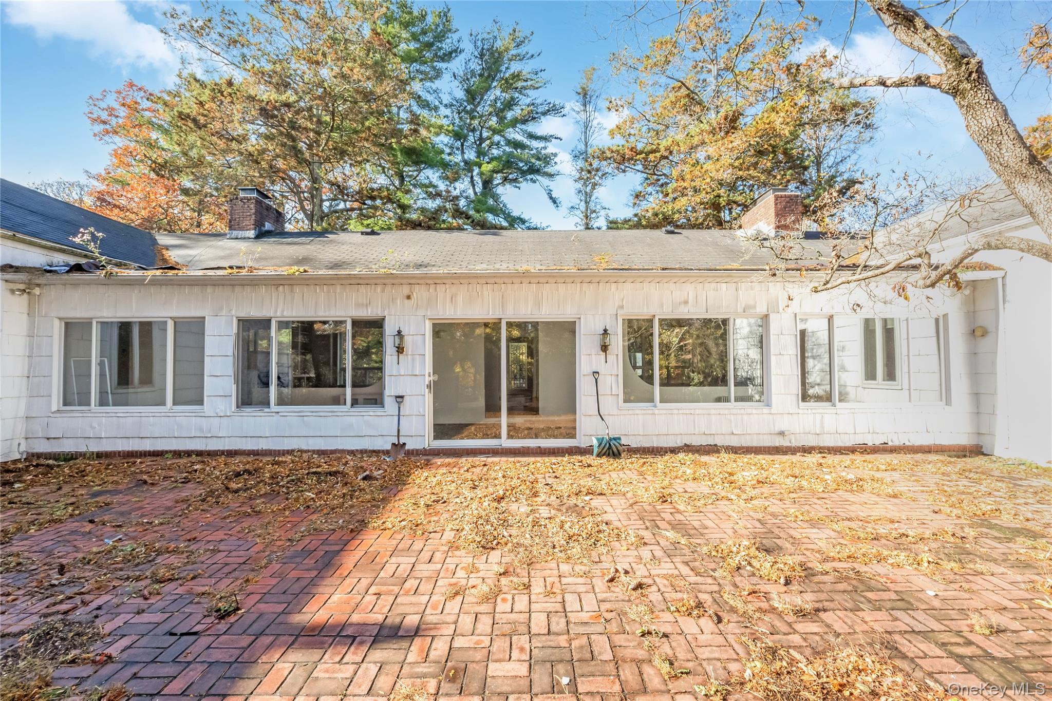 5 Bagatelle Road, Dix Hills, NY 11746