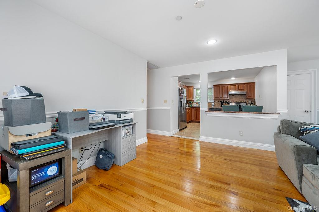 253-12 58 Avenue, Little Neck, NY 11362