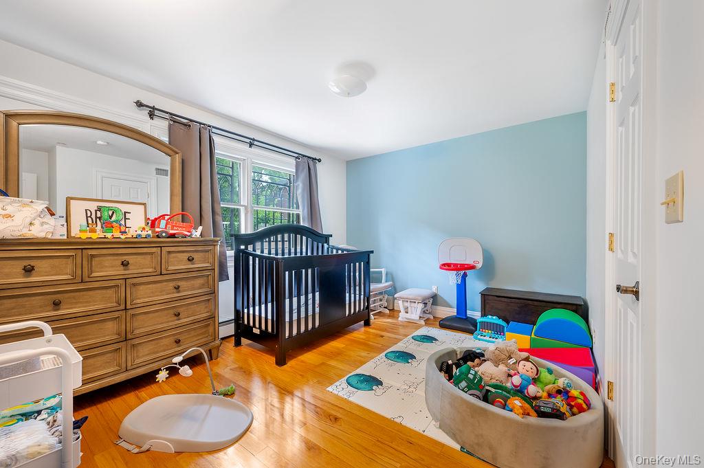 253-12 58 Avenue, Little Neck, NY 11362