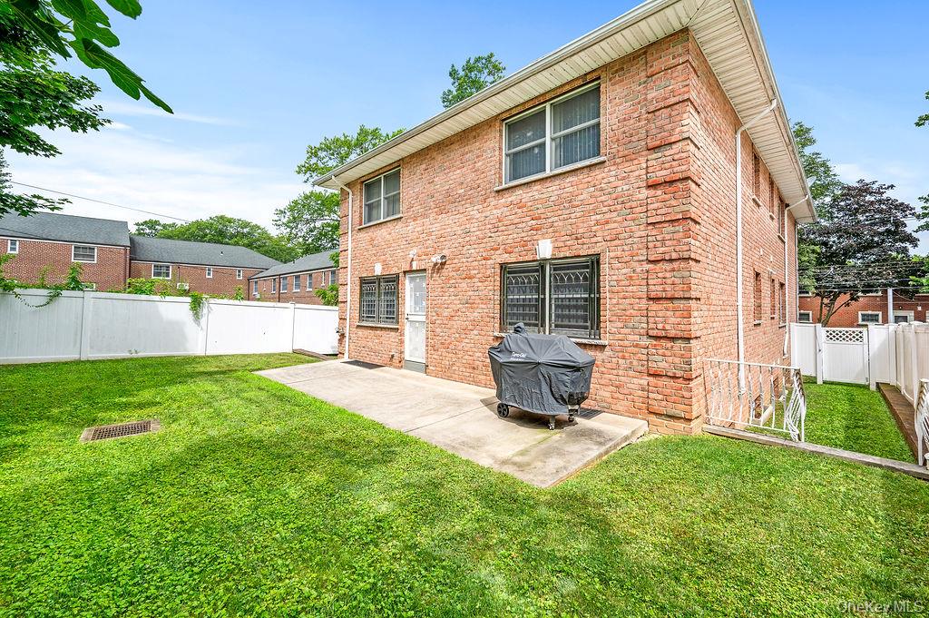 253-12 58 Avenue, Little Neck, NY 11362