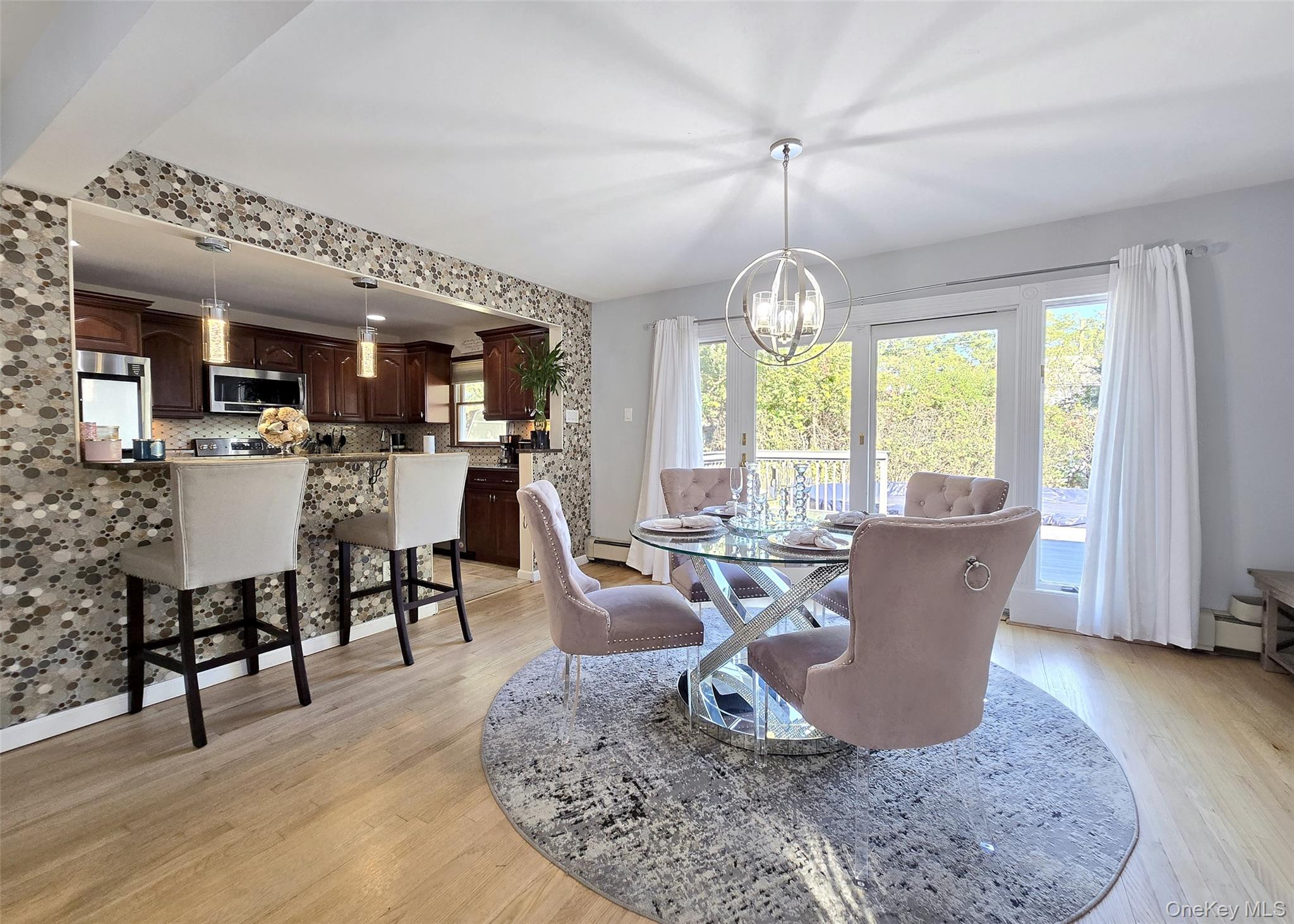 39 Anna Street, Bay Shore, NY 11706