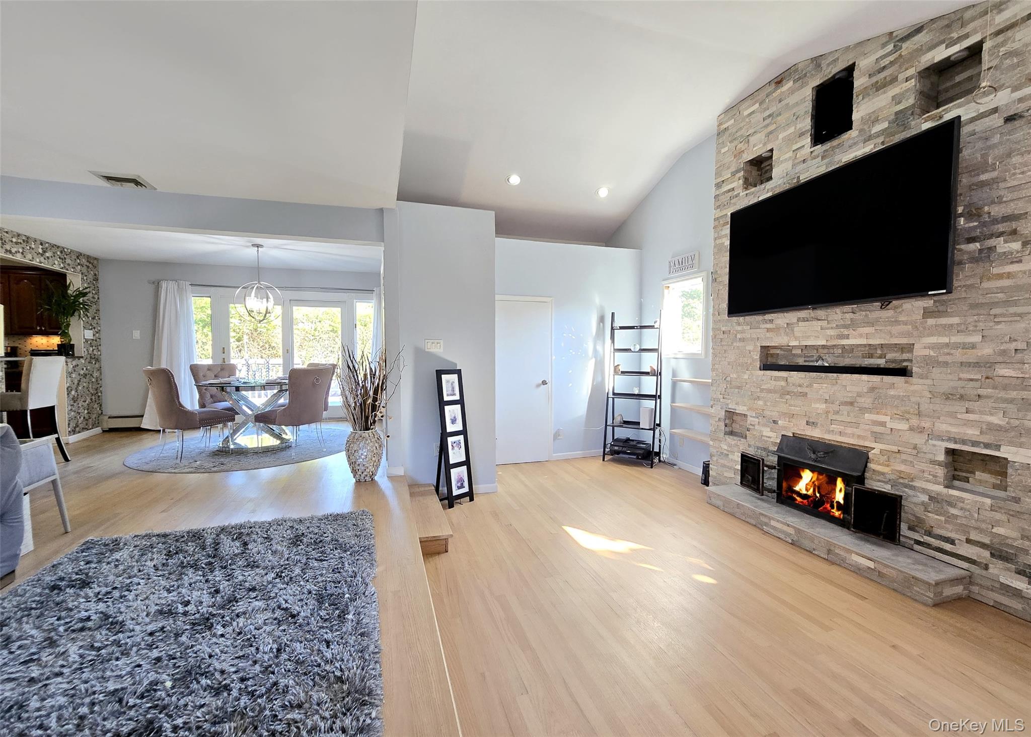 39 Anna Street, Bay Shore, NY 11706