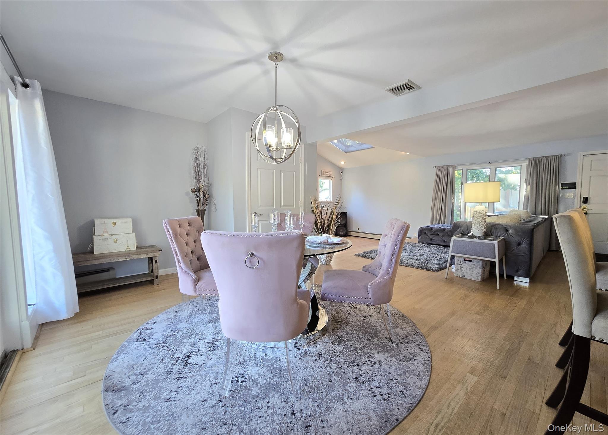 39 Anna Street, Bay Shore, NY 11706