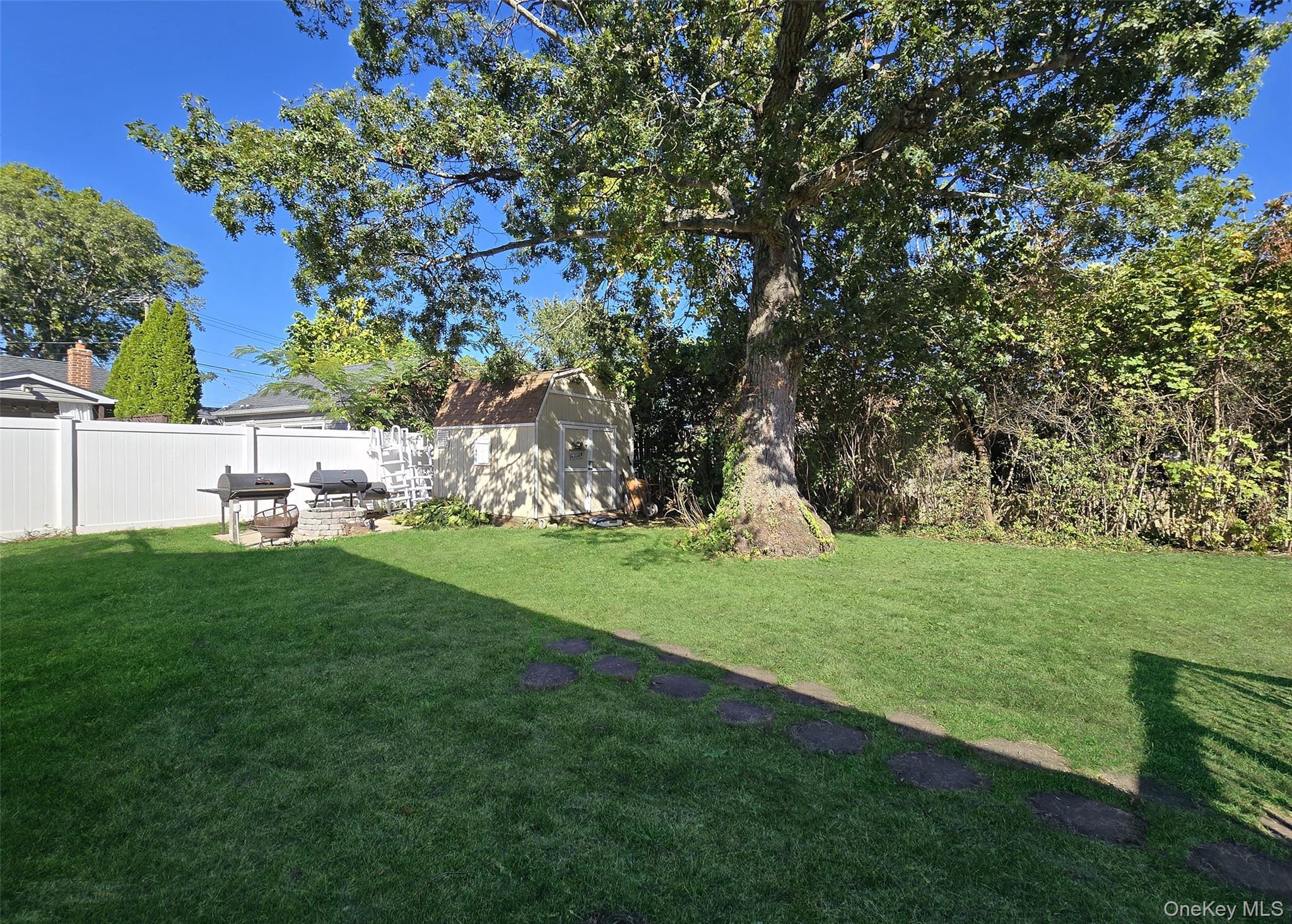 39 Anna Street, Bay Shore, NY 11706