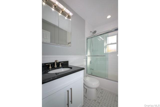 92 South Clinton Avenue # 7C, Bay Shore, NY 11706