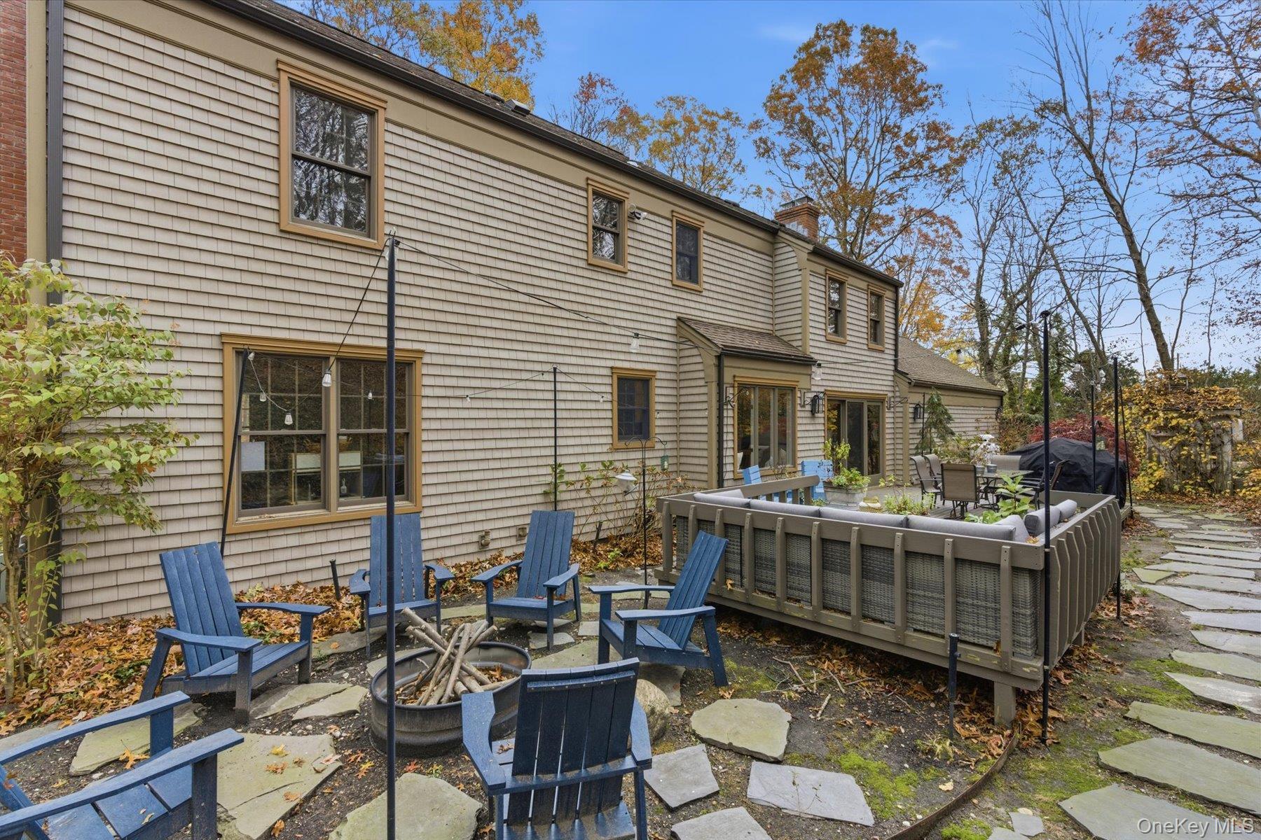 73 Farm Road N, Wading River, NY 11792