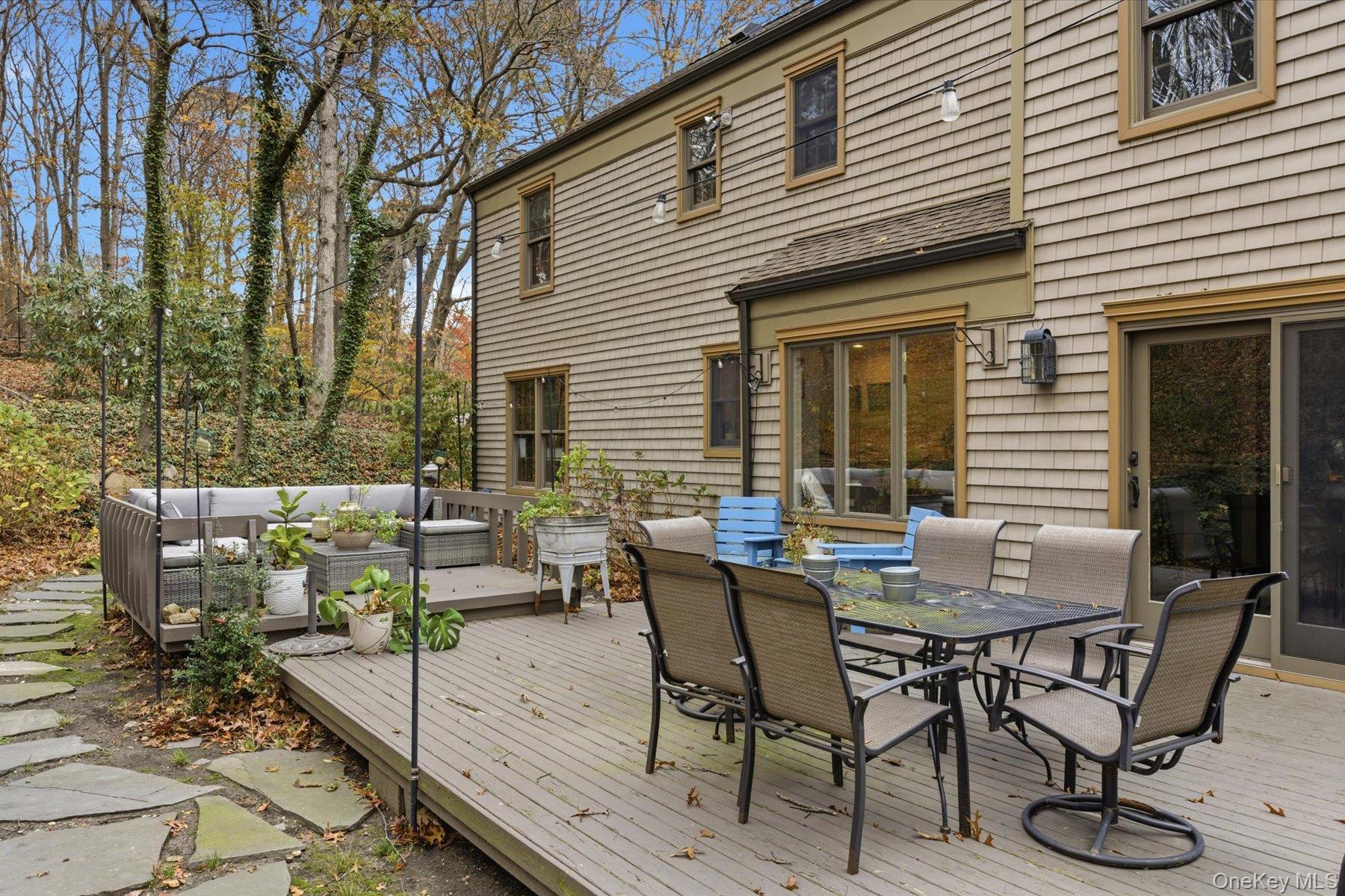 73 Farm Road N, Wading River, NY 11792