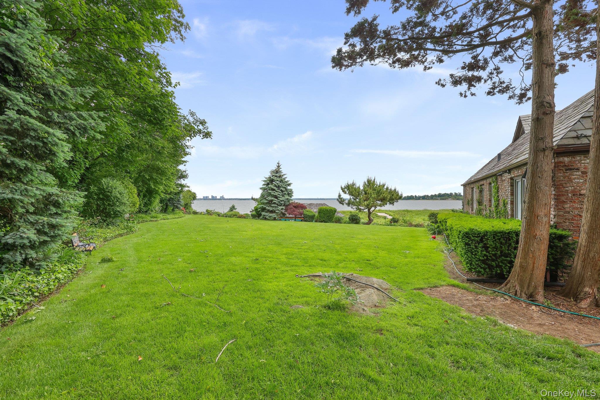 69 Cornwells Beach Road, Sands Point, NY 11050