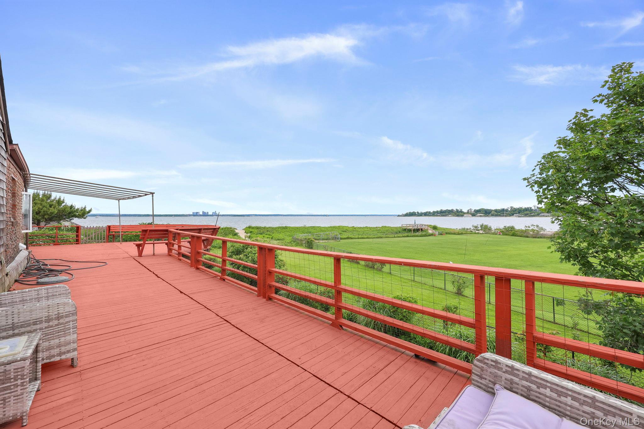 69 Cornwells Beach Road, Sands Point, NY 11050