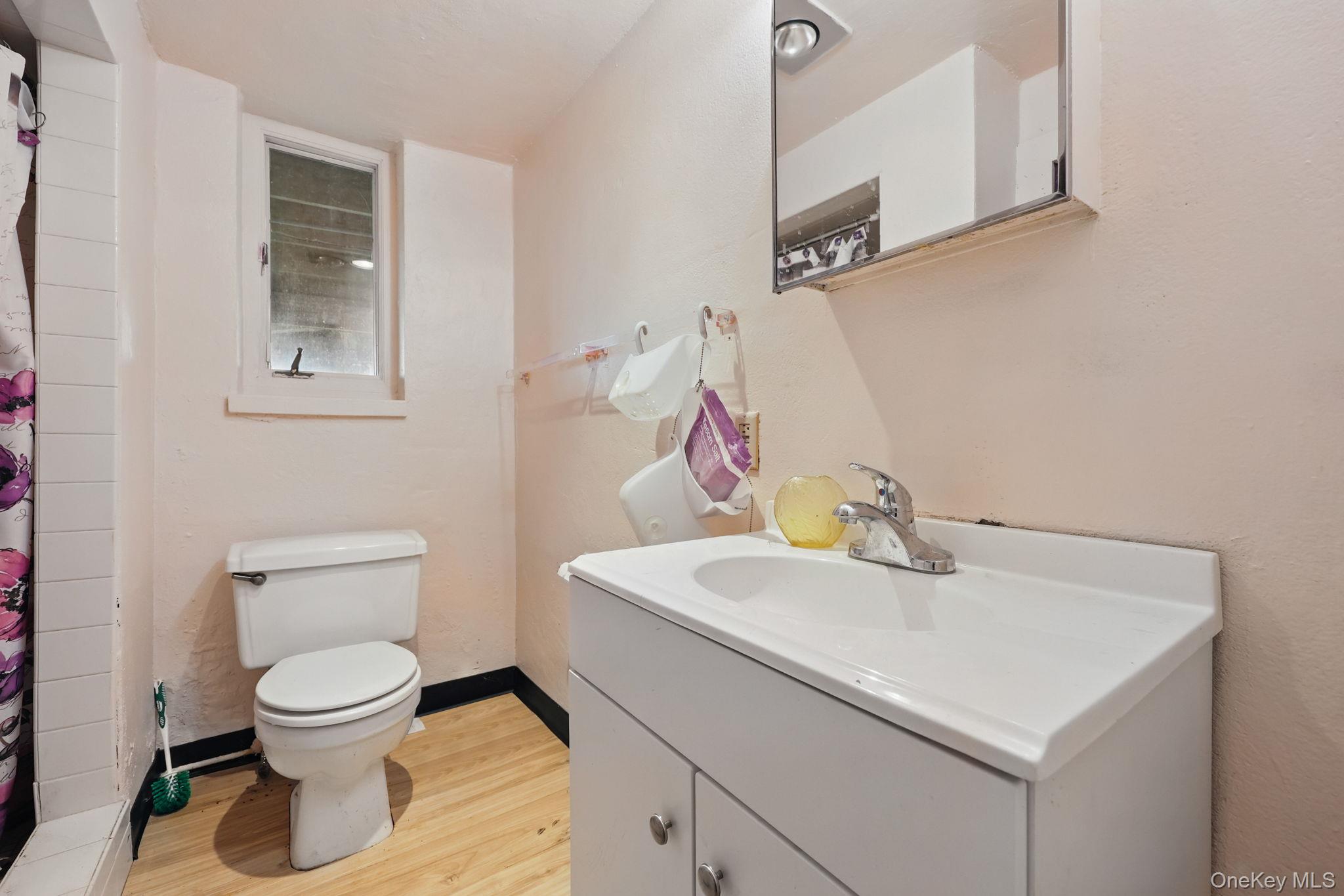 69 Cornwells Beach Road, Sands Point, NY 11050