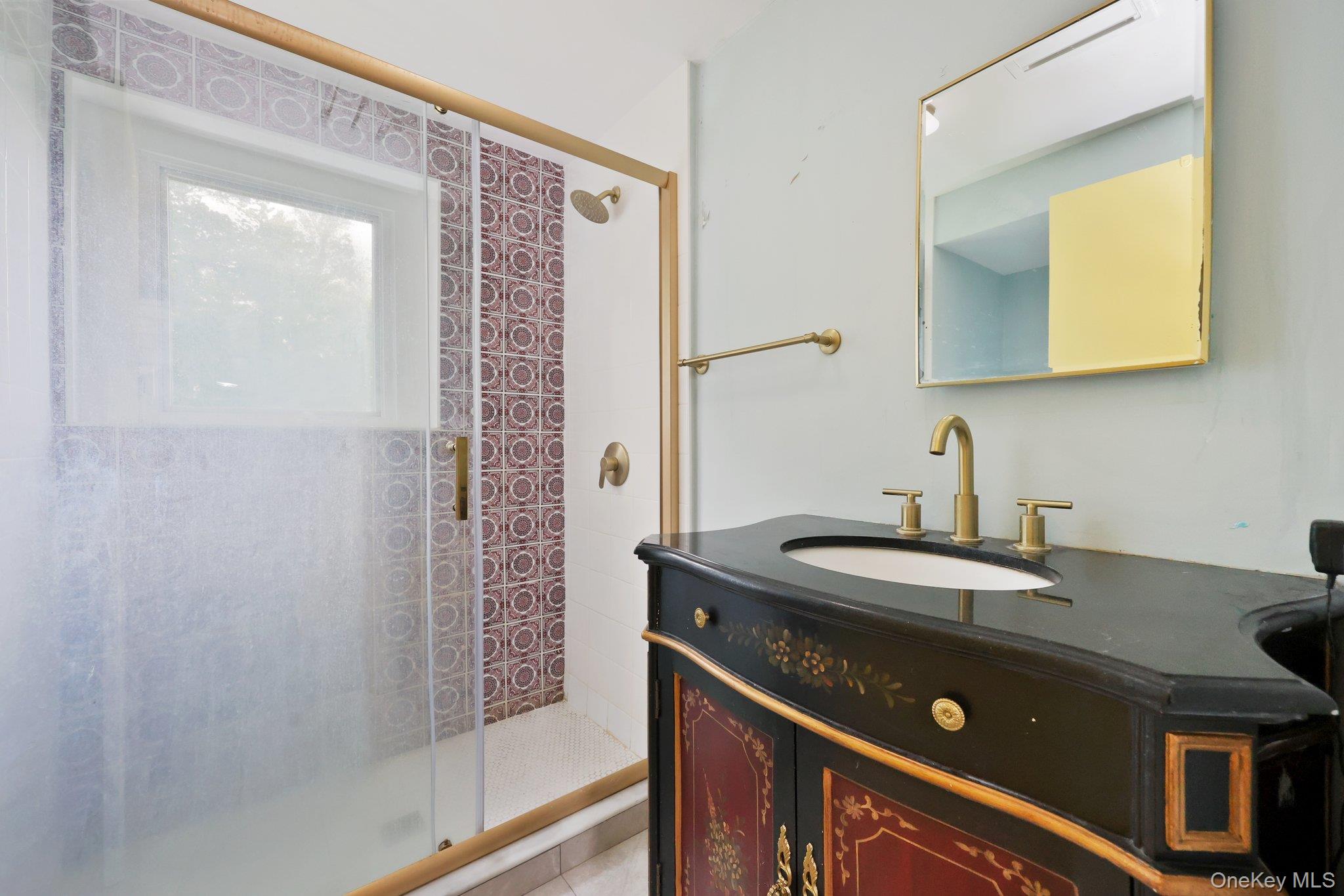 69 Cornwells Beach Road, Sands Point, NY 11050