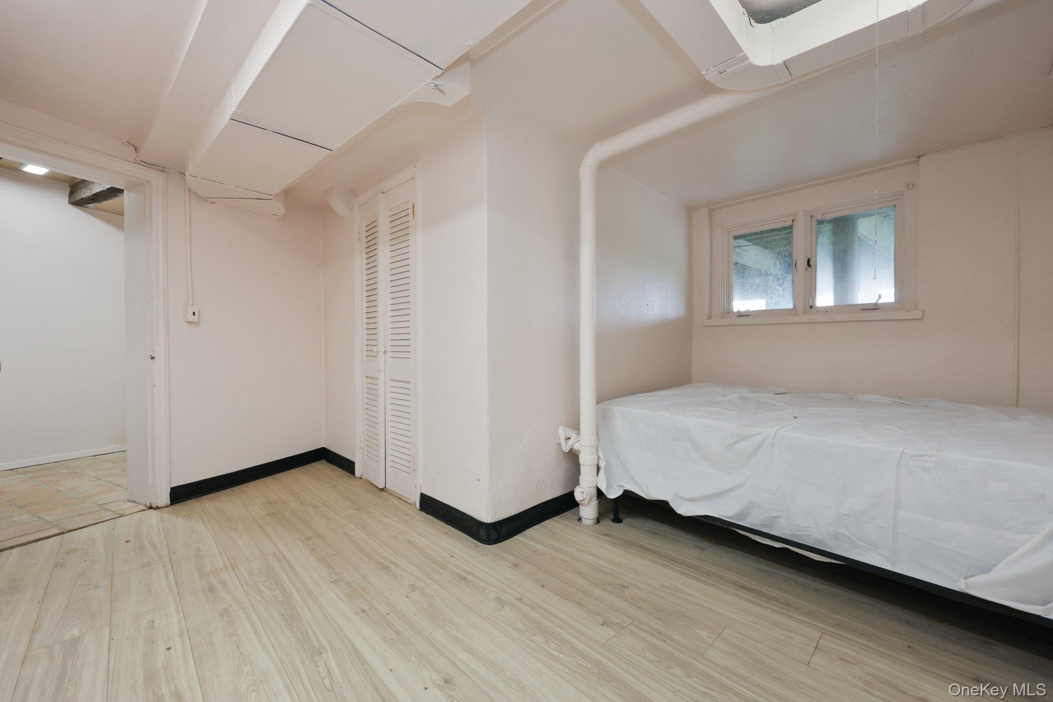 69 Cornwells Beach Road, Sands Point, NY 11050