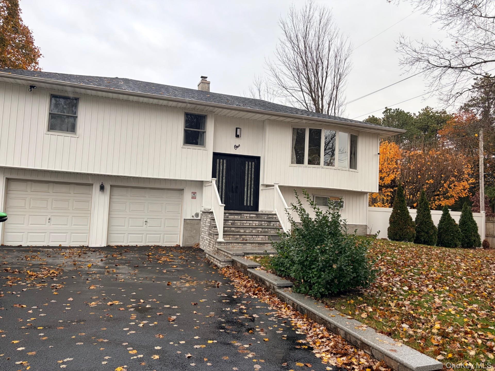1 Gilford Court, Melville, NY 11747
