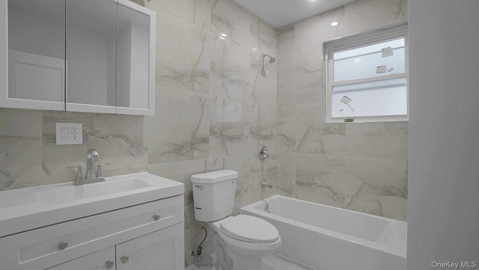 679 E 221st Street, Bronx, NY 10467