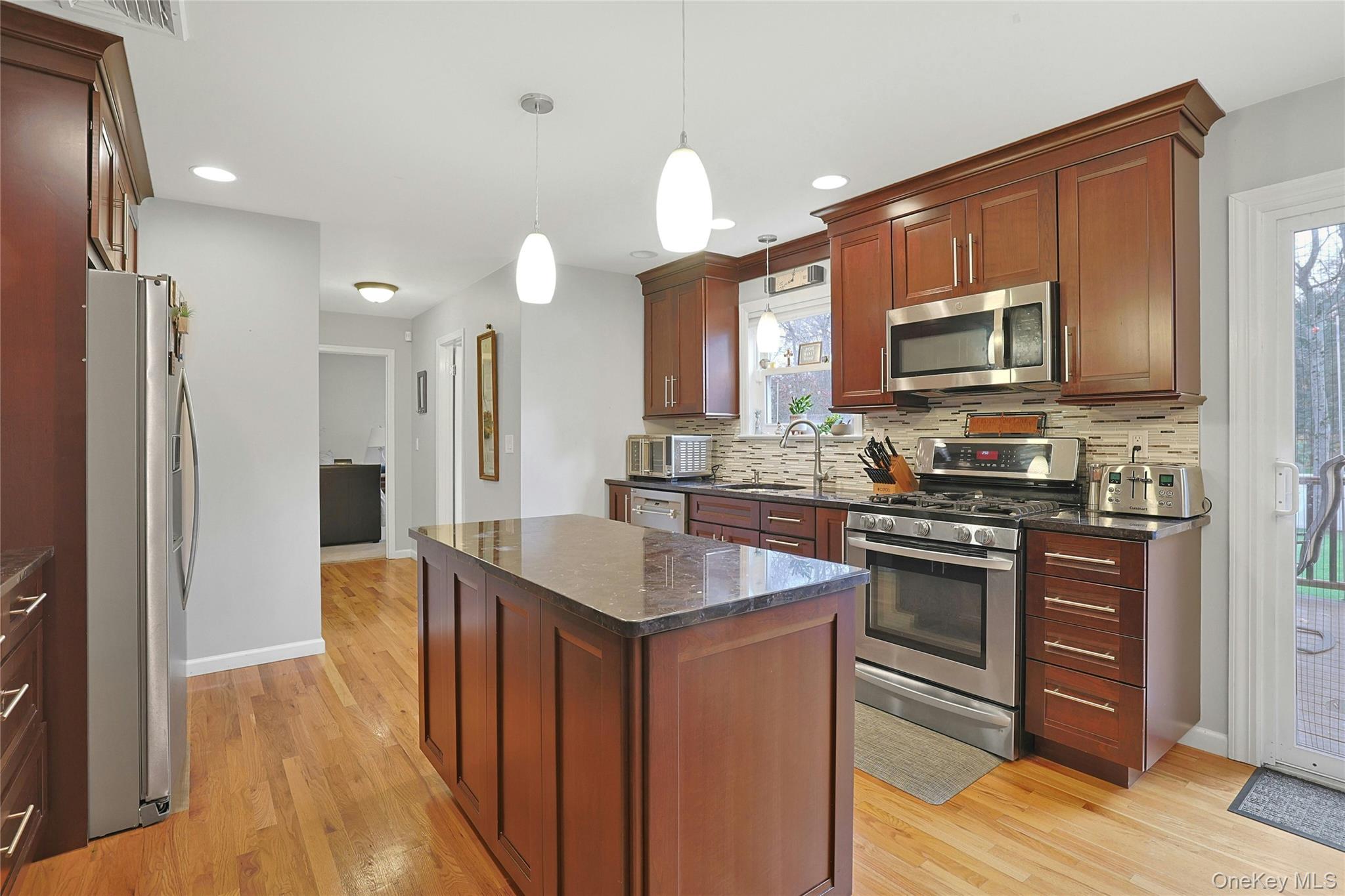 30 Pelham Avenue, Nanuet, NY 10954