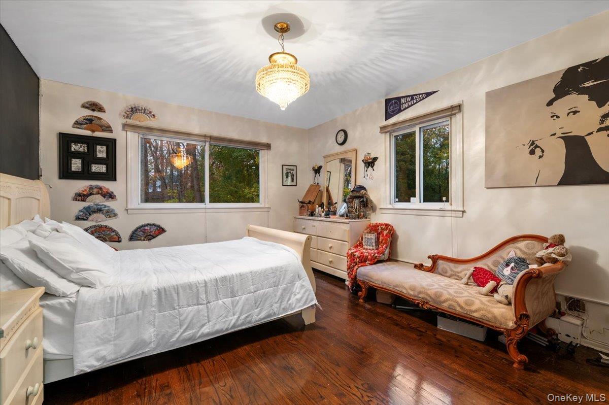 70 Avery Road, Woodbury, NY 11797