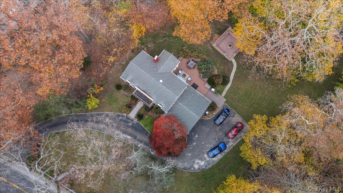 70 Avery Road, Woodbury, NY 11797