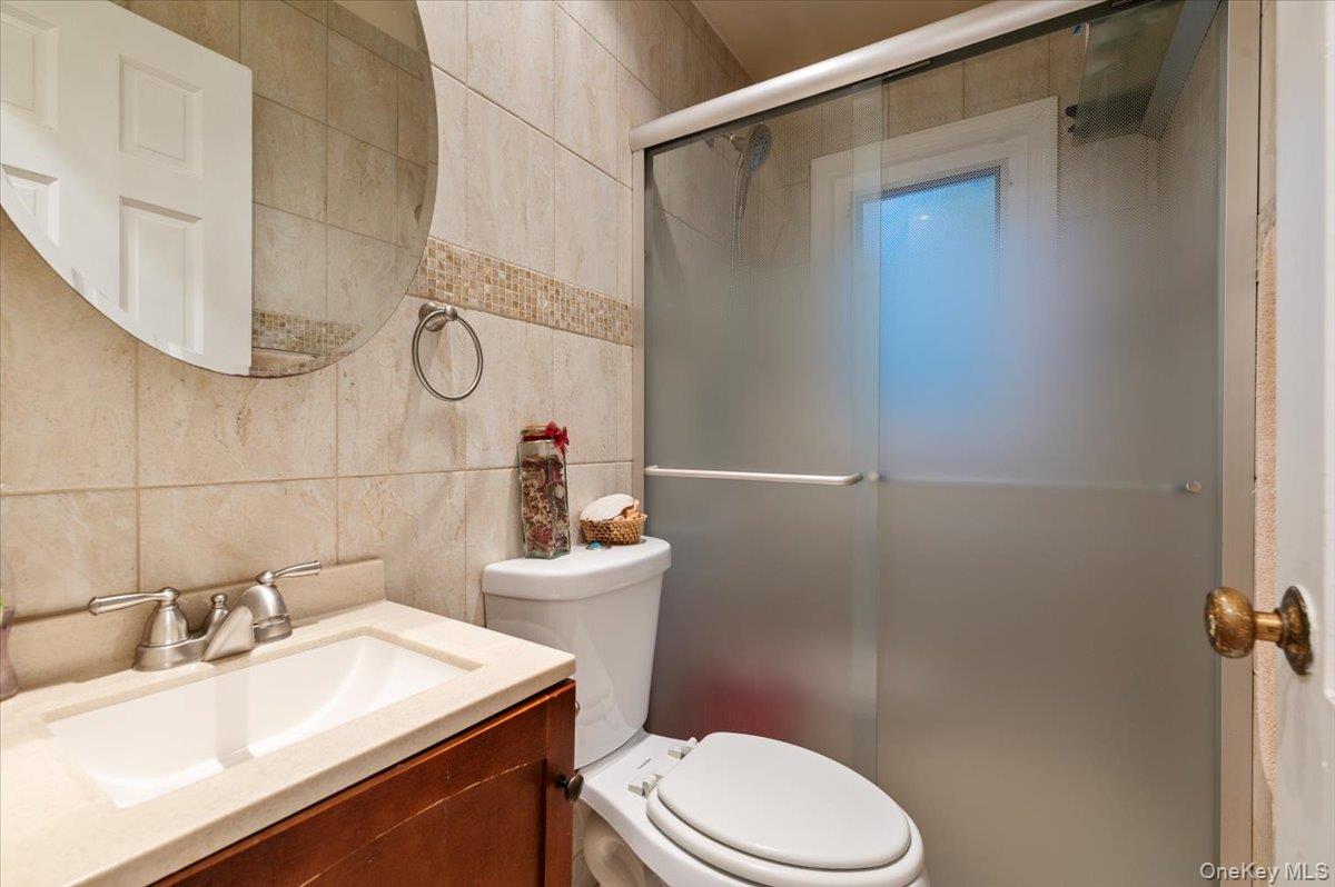 70 Avery Road, Woodbury, NY 11797