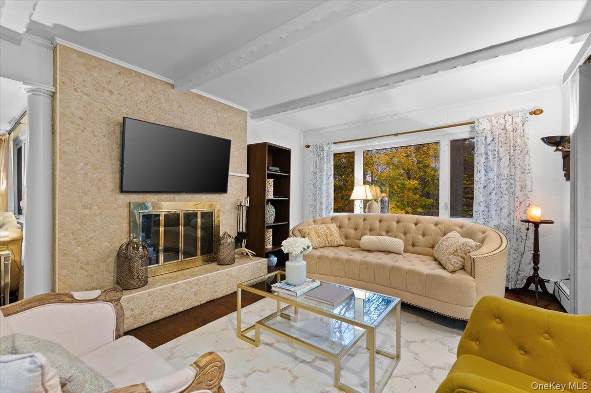 70 Avery Road, Woodbury, NY 11797