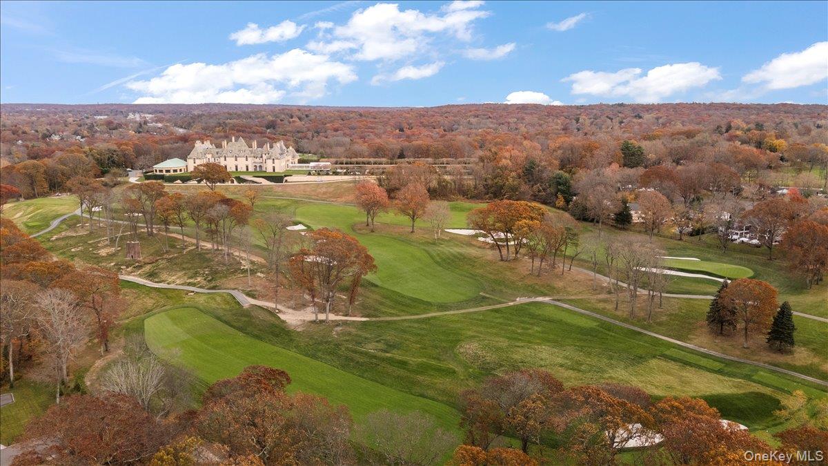 70 Avery Road, Woodbury, NY 11797