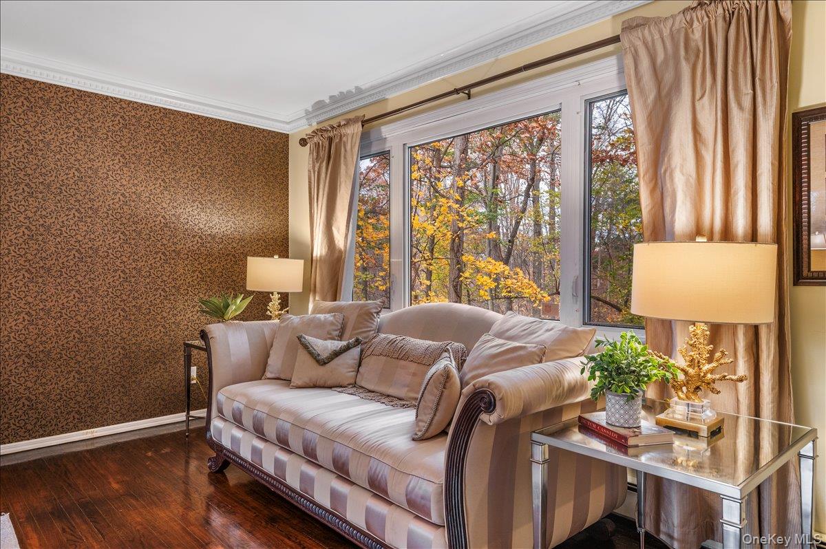 70 Avery Road, Woodbury, NY 11797