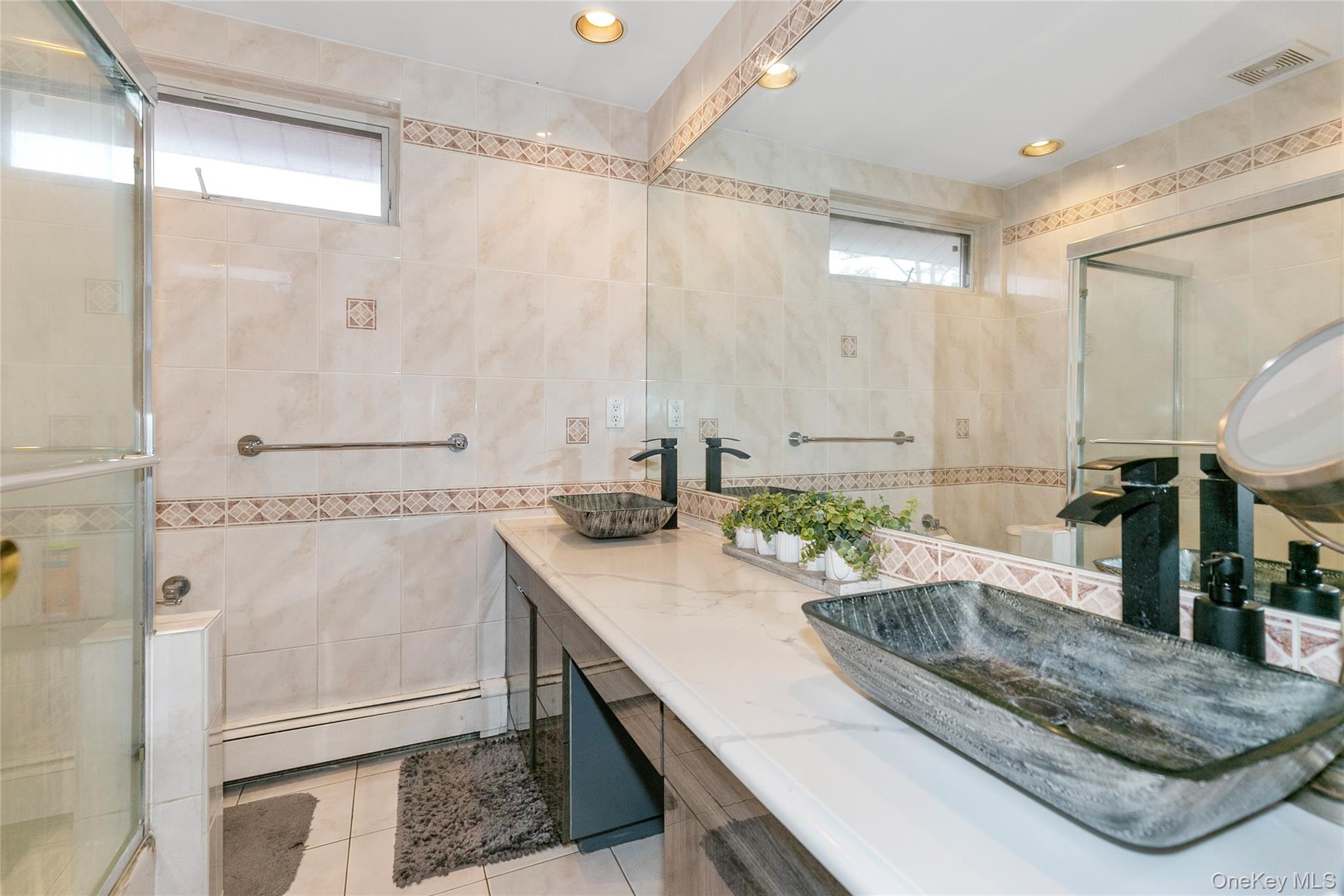 123 South Drive, Manhasset Hills, NY 11040