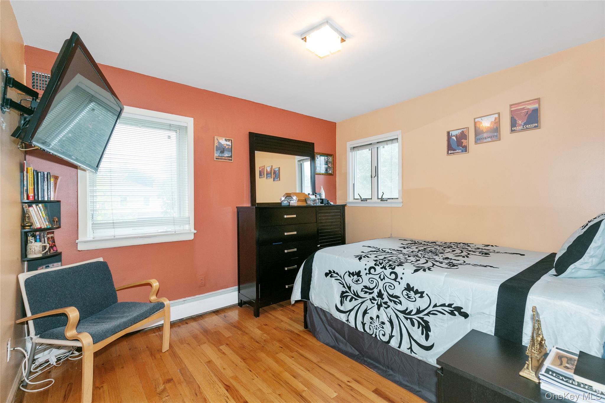 123 South Drive, Manhasset Hills, NY 11040