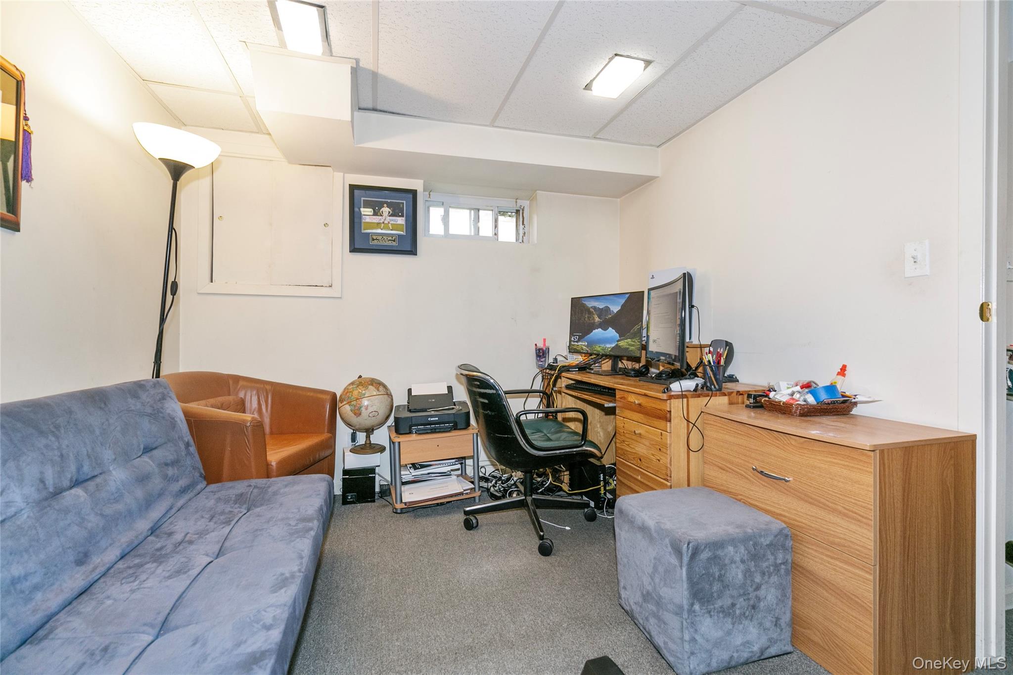 123 South Drive, Manhasset Hills, NY 11040