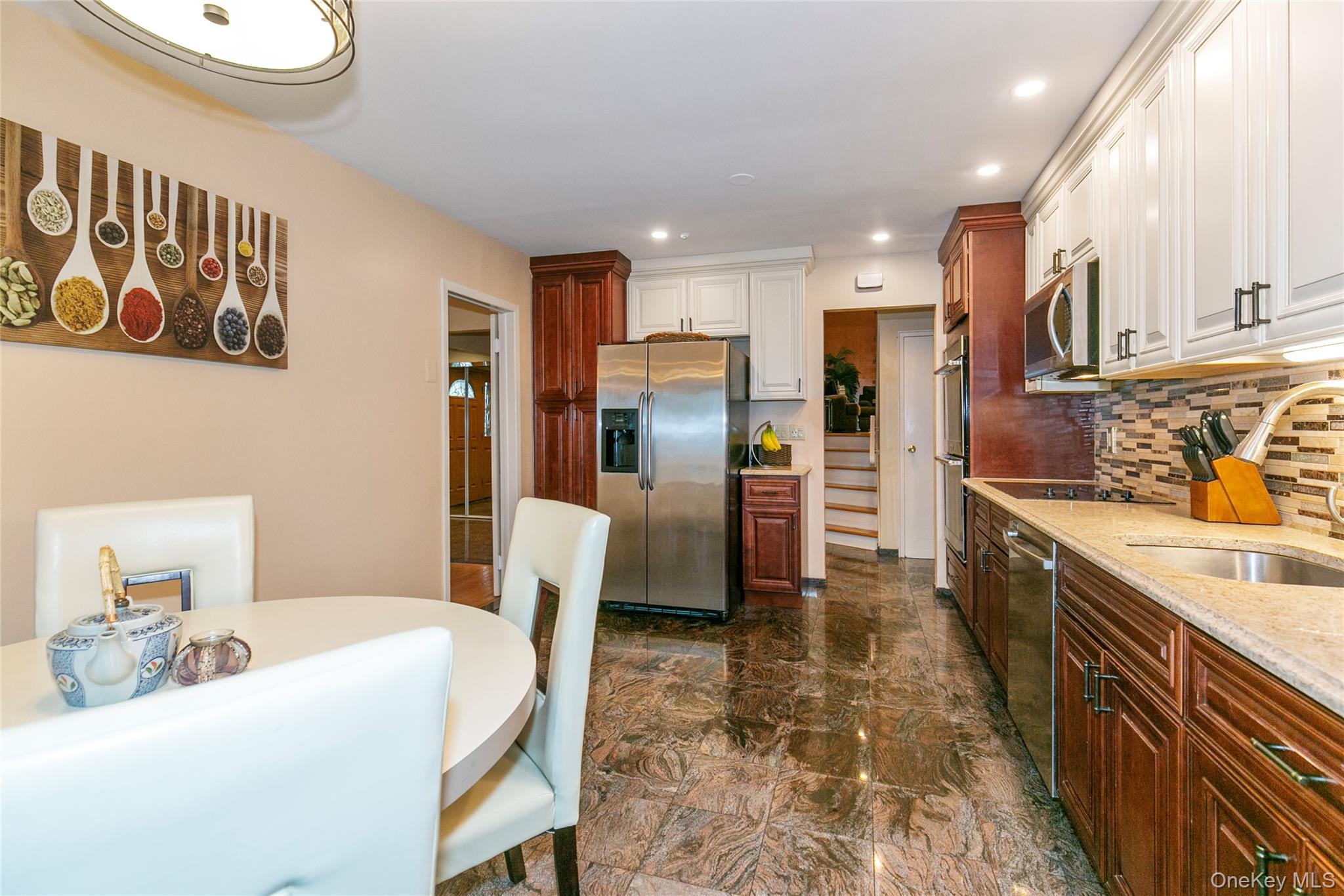 123 South Drive, Manhasset Hills, NY 11040