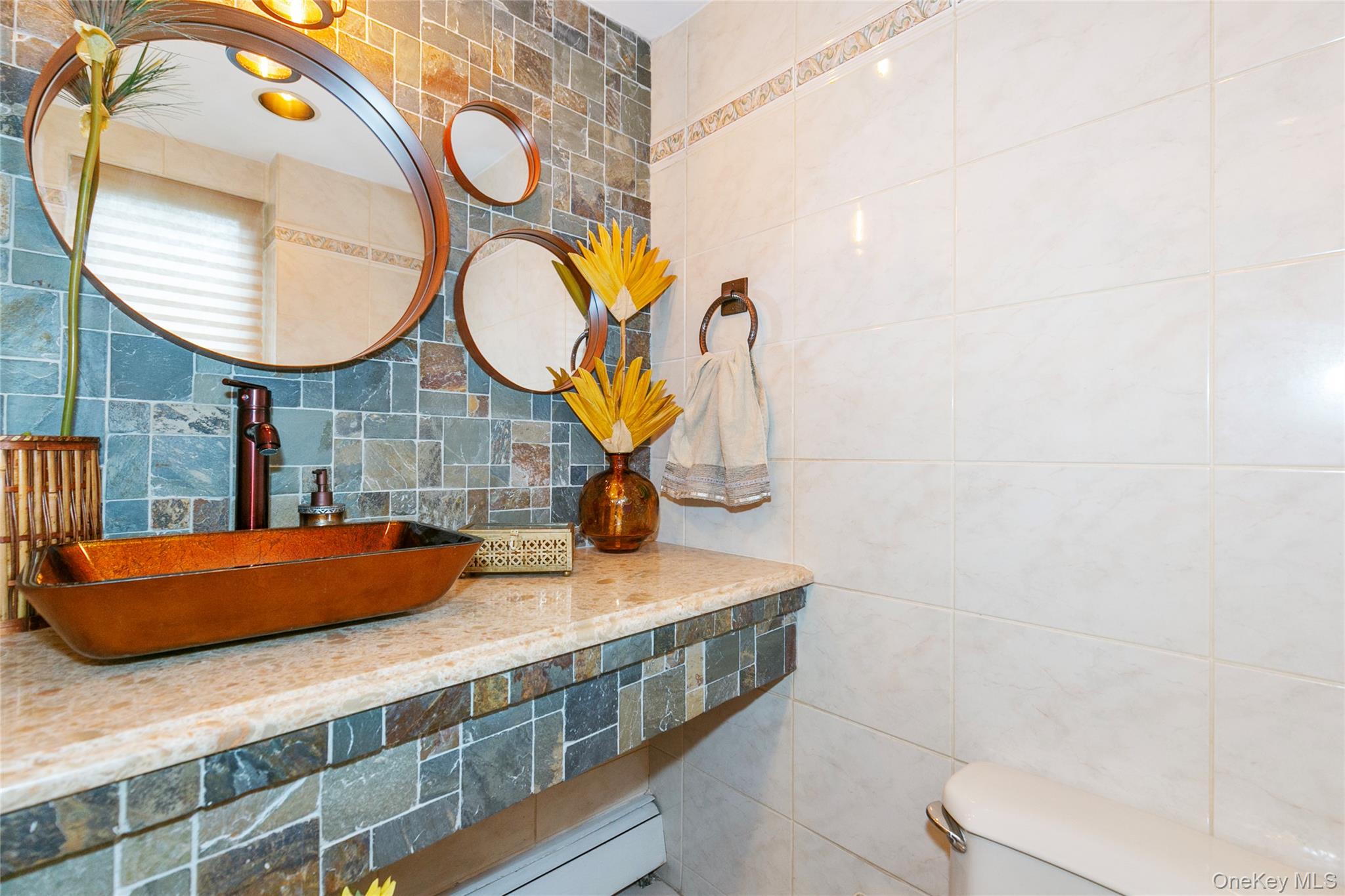 123 South Drive, Manhasset Hills, NY 11040