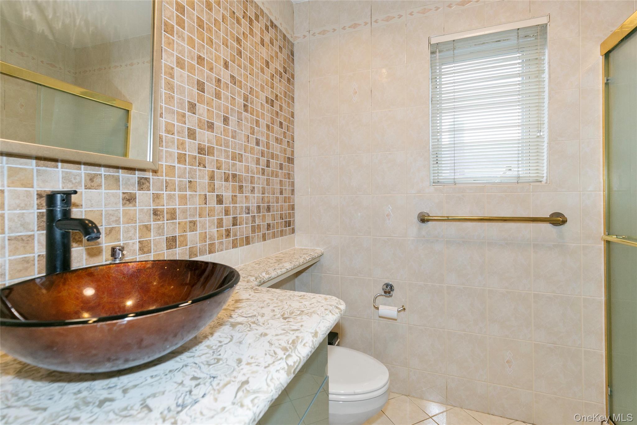 123 South Drive, Manhasset Hills, NY 11040