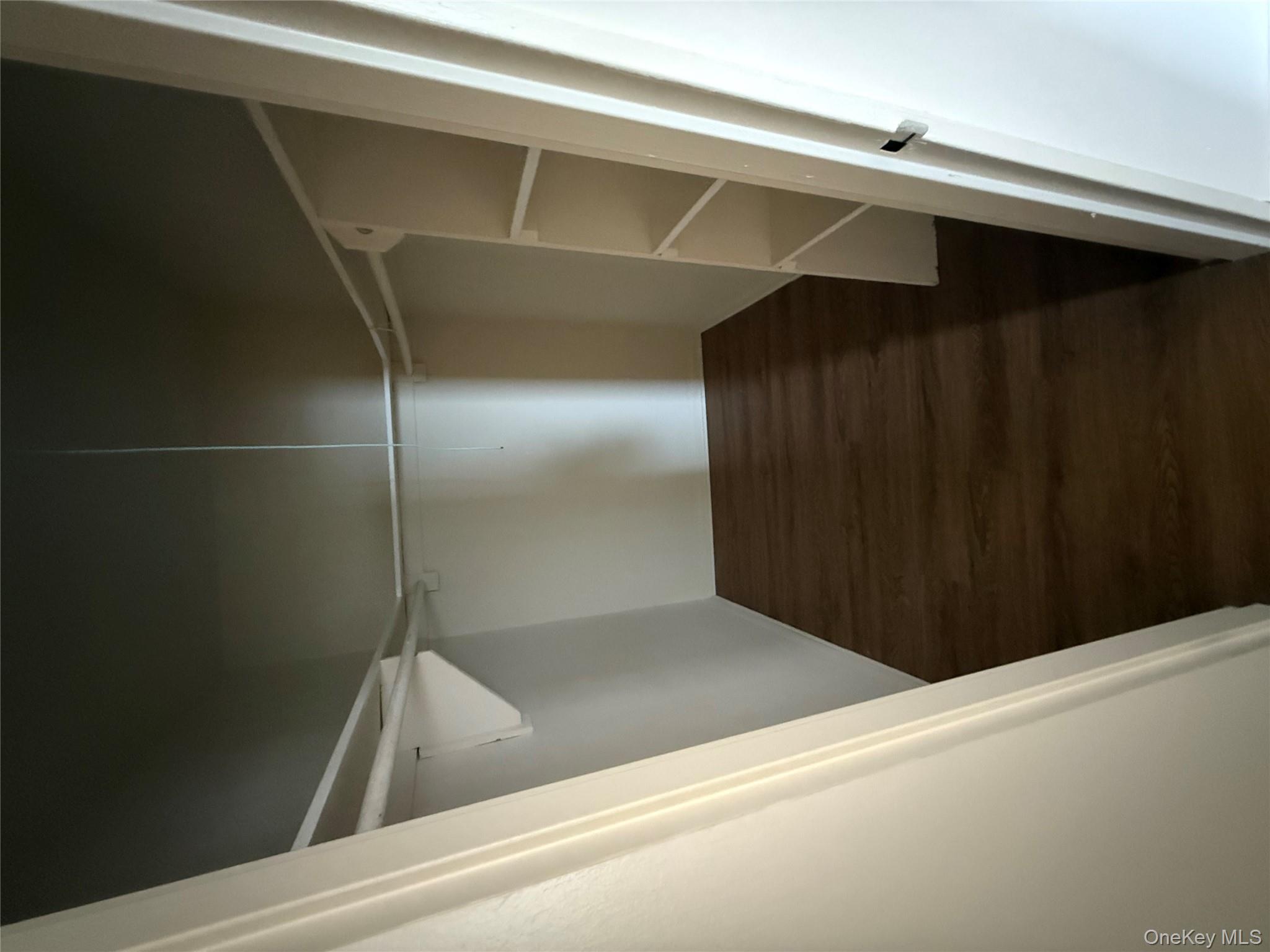 190 First Street # 5E, Mineola, NY 11501