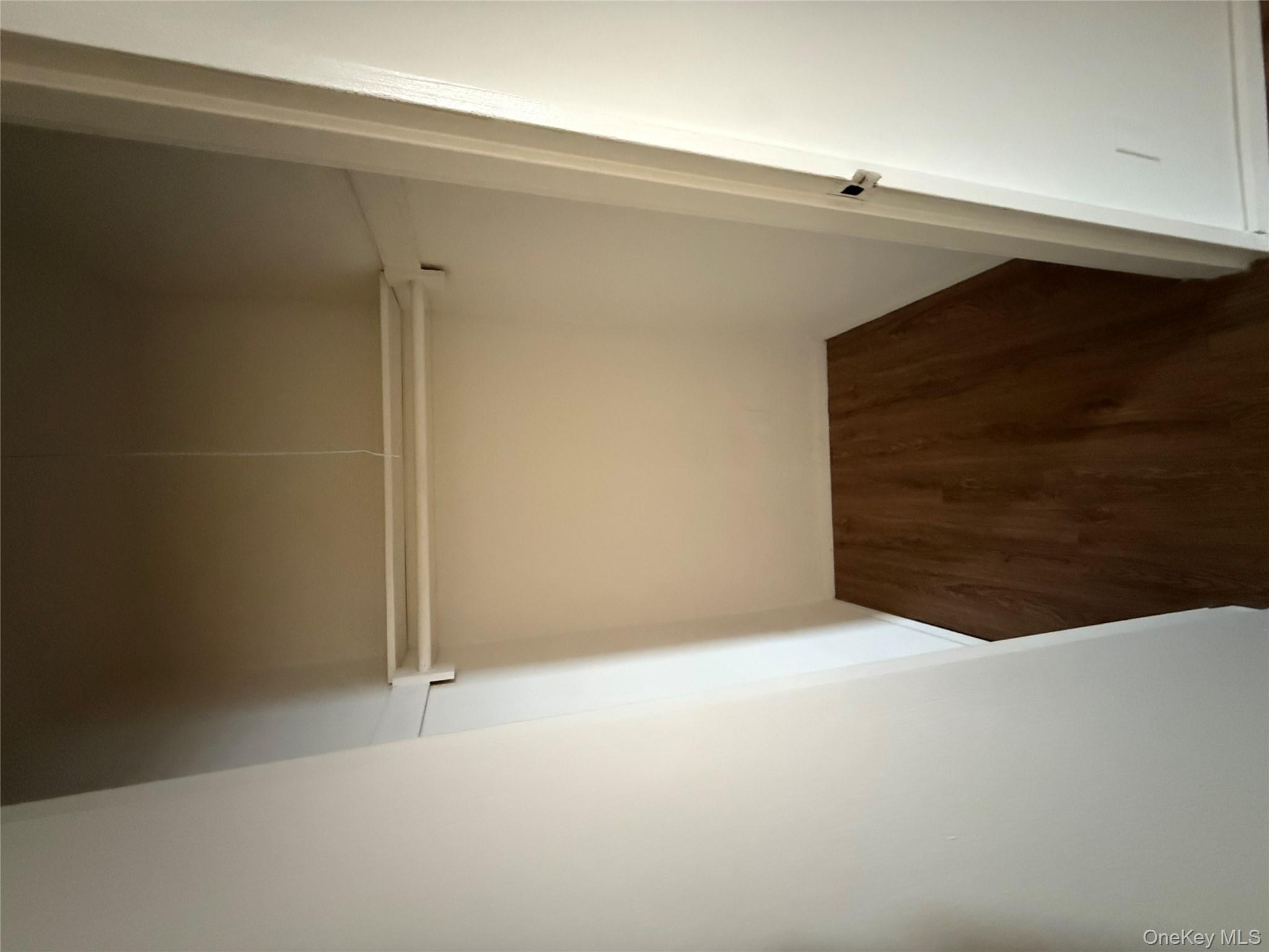 190 First Street # 5E, Mineola, NY 11501