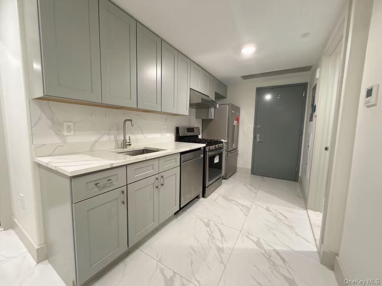 41-62 Bowne # 3E, Flushing, NY 11355