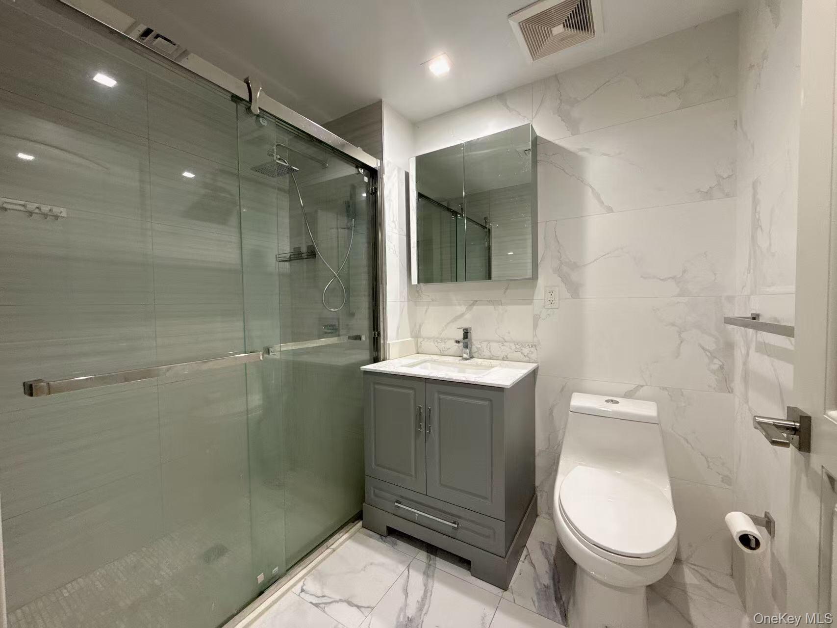 41-62 Bowne # 3E, Flushing, NY 11355