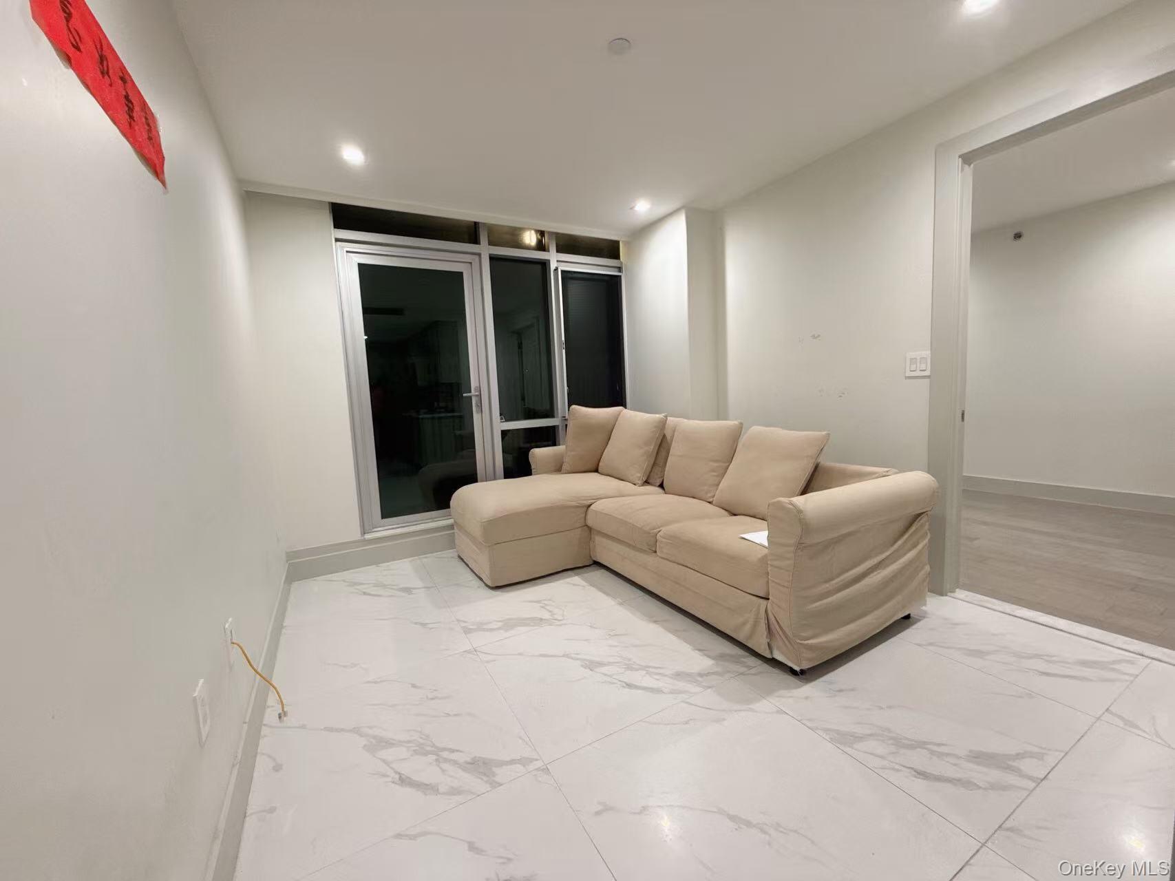 41-62 Bowne # 3E, Flushing, NY 11355