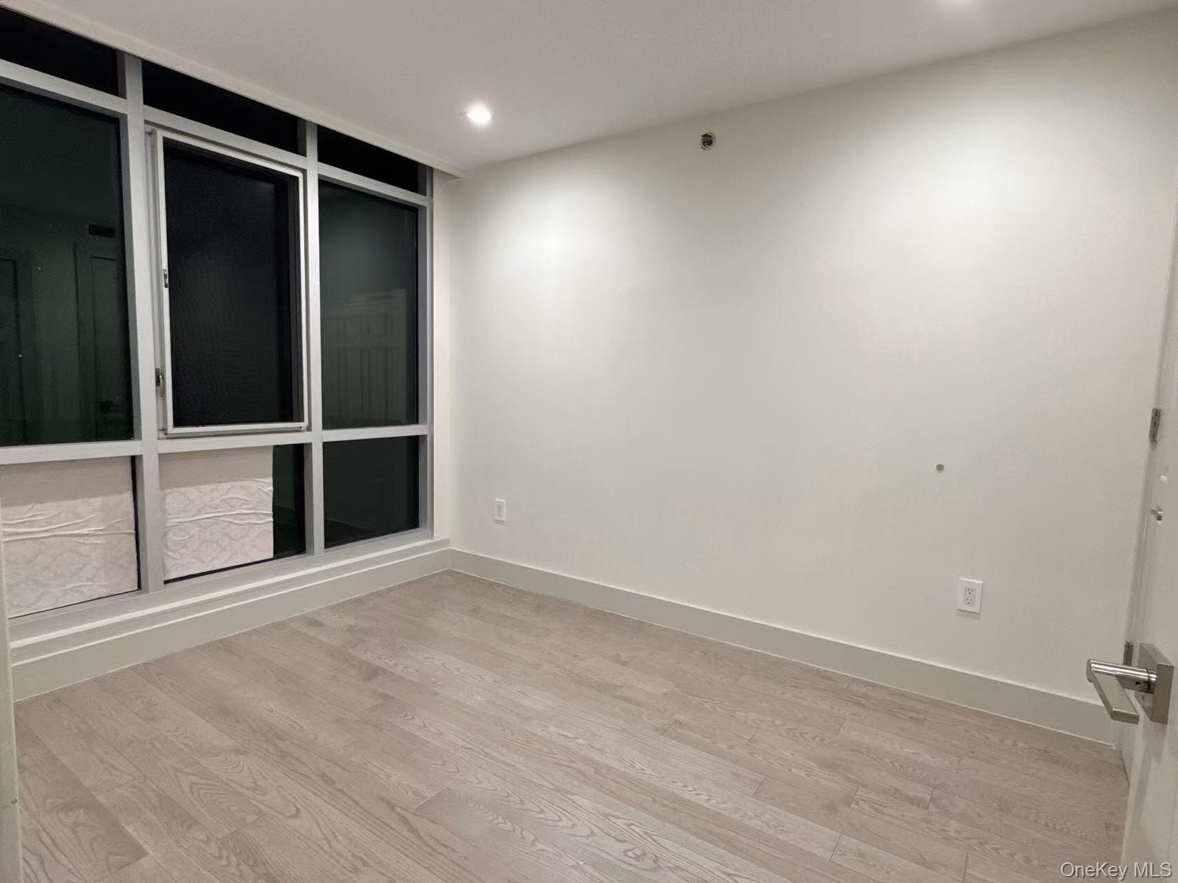 41-62 Bowne # 3E, Flushing, NY 11355