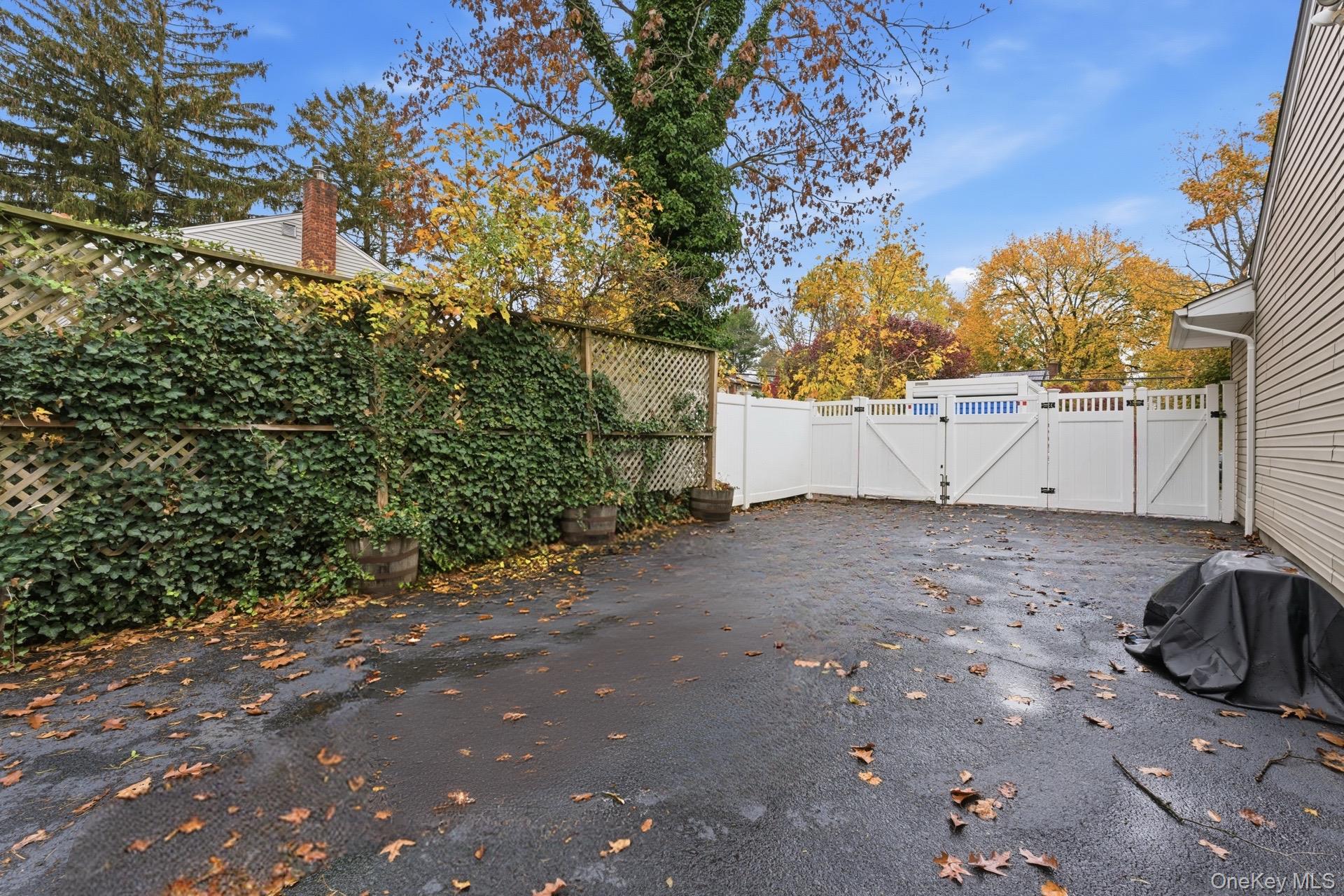 34 Weston Street, Huntington Station, NY 11746