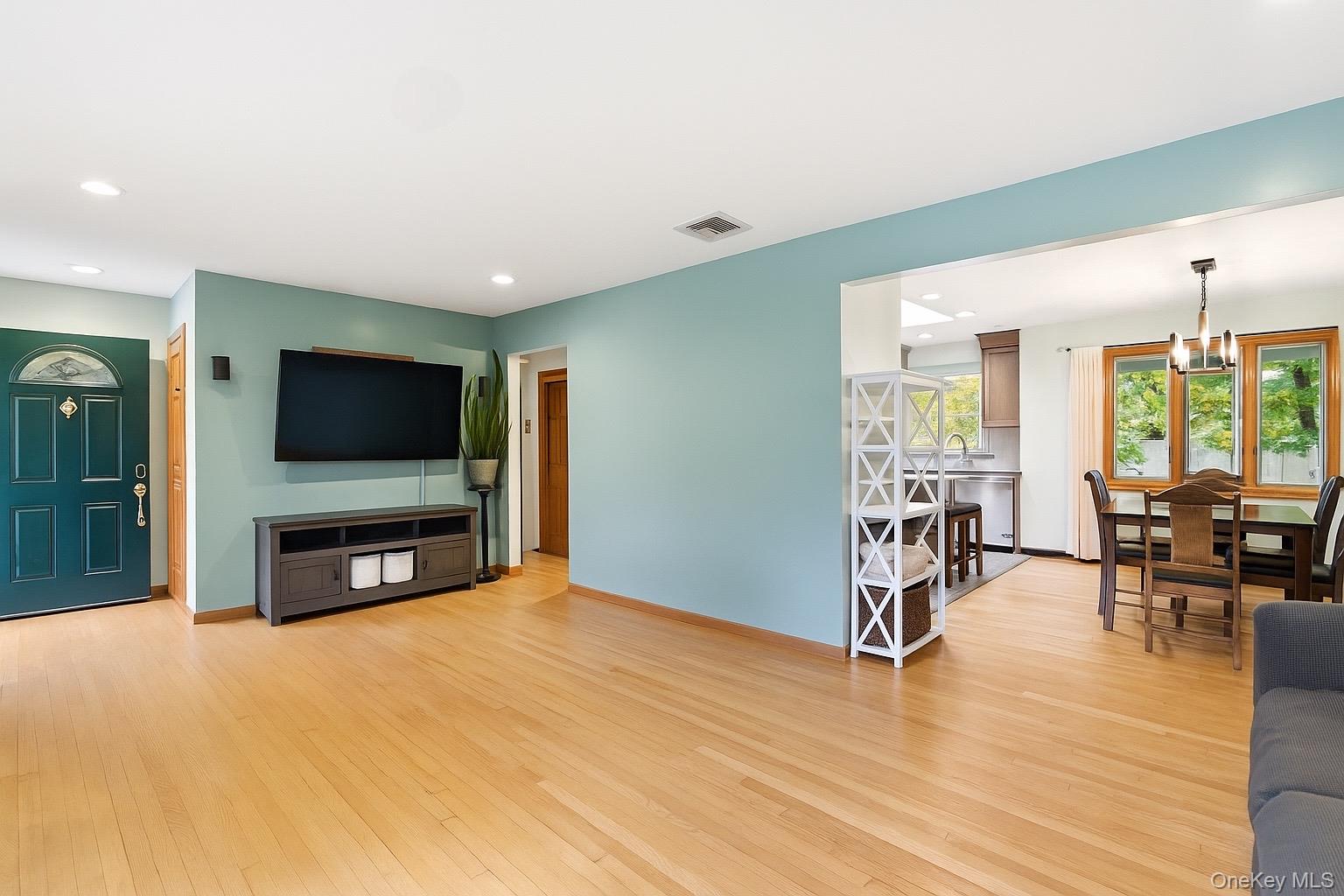 34 Weston Street, Huntington Station, NY 11746