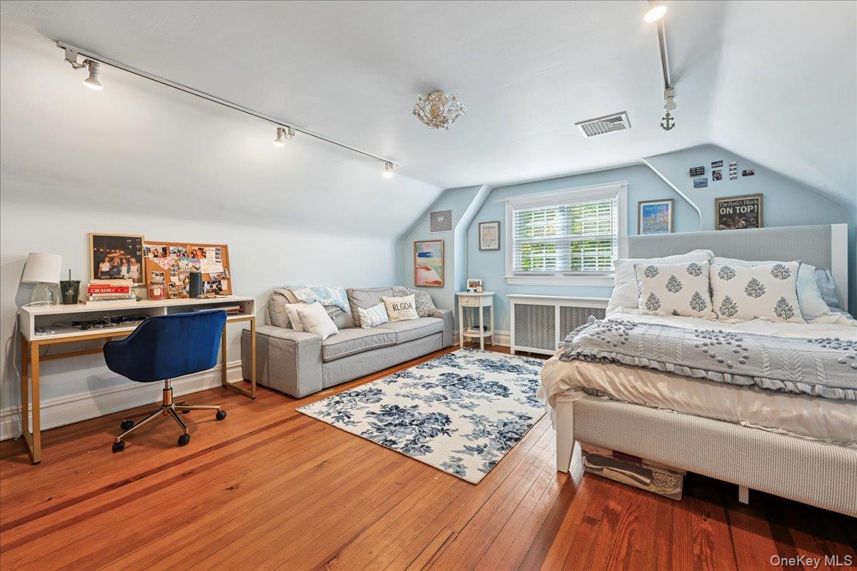 136 Locust Street, Garden City, NY 11530