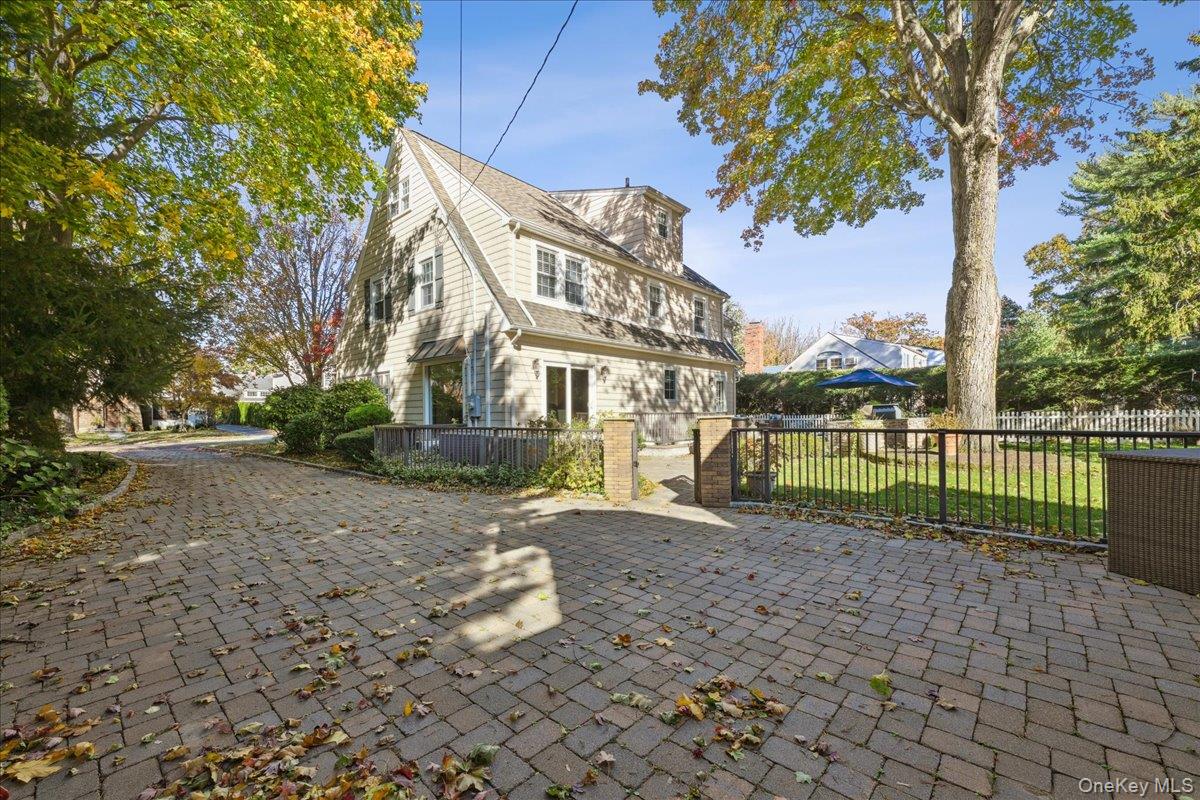 136 Locust Street, Garden City, NY 11530