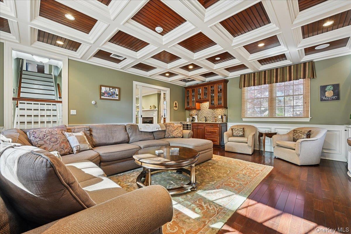 136 Locust Street, Garden City, NY 11530