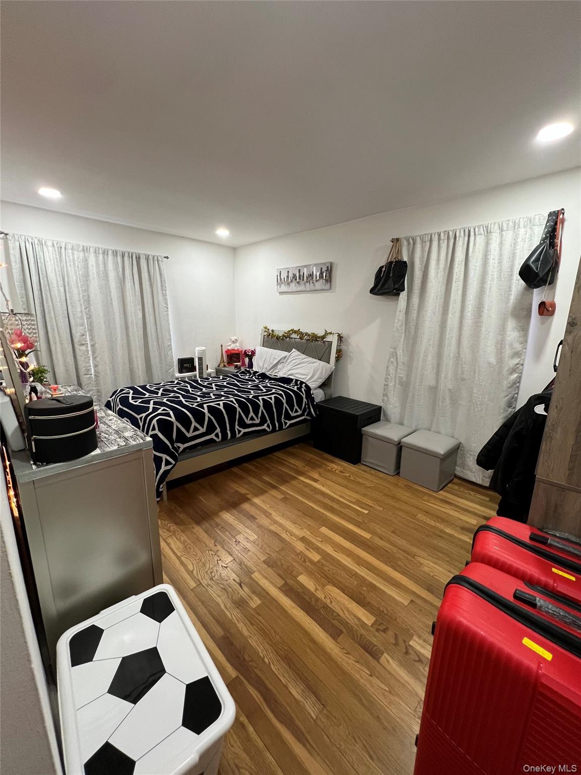 94-10 59th Avenue # 2J, Elmhurst, NY 11373