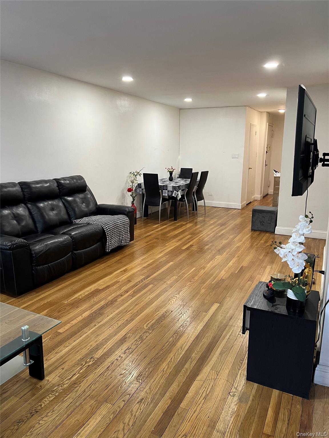 94-10 59th Avenue # 2J, Elmhurst, NY 11373