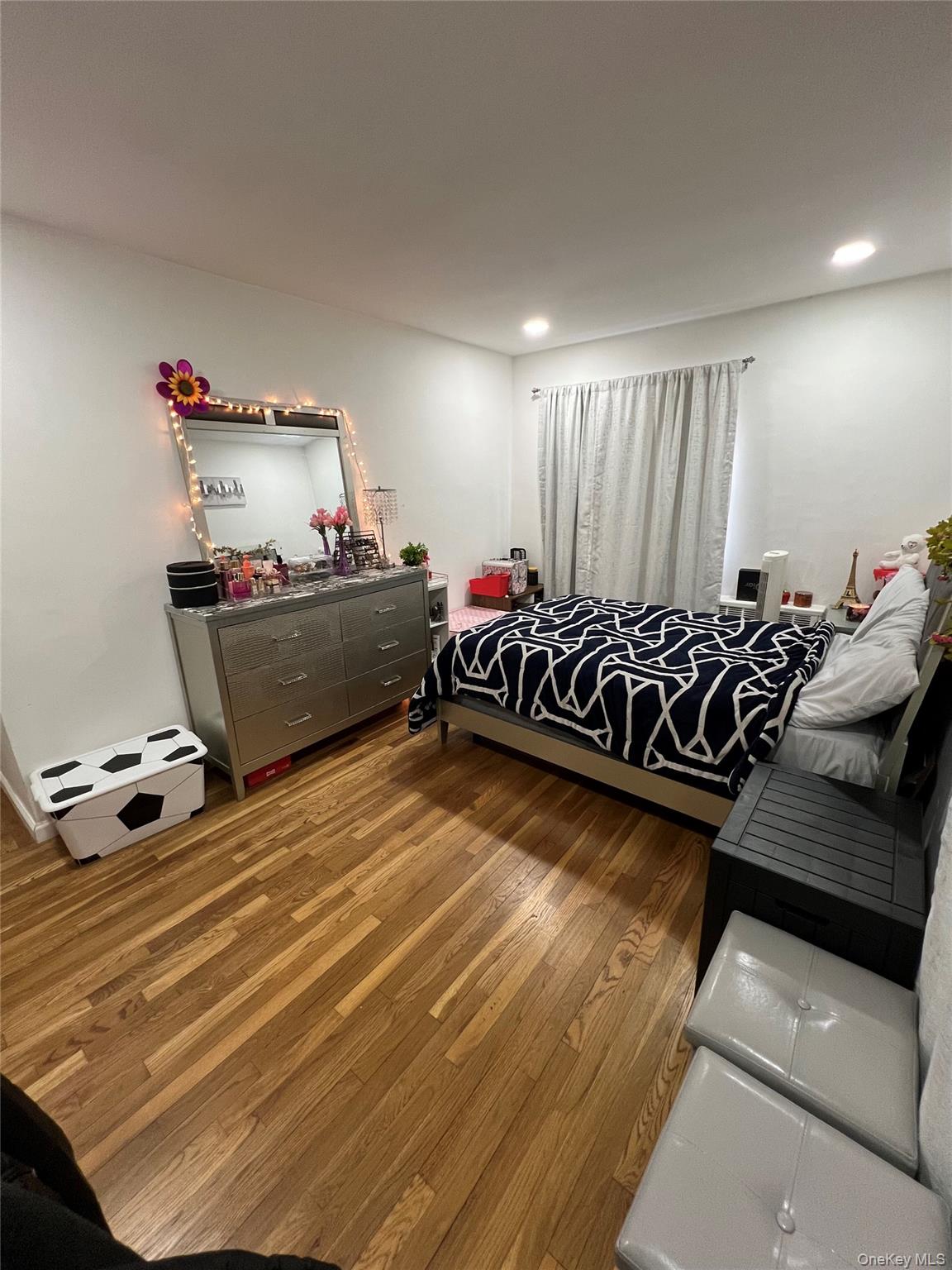 94-10 59th Avenue # 2J, Elmhurst, NY 11373