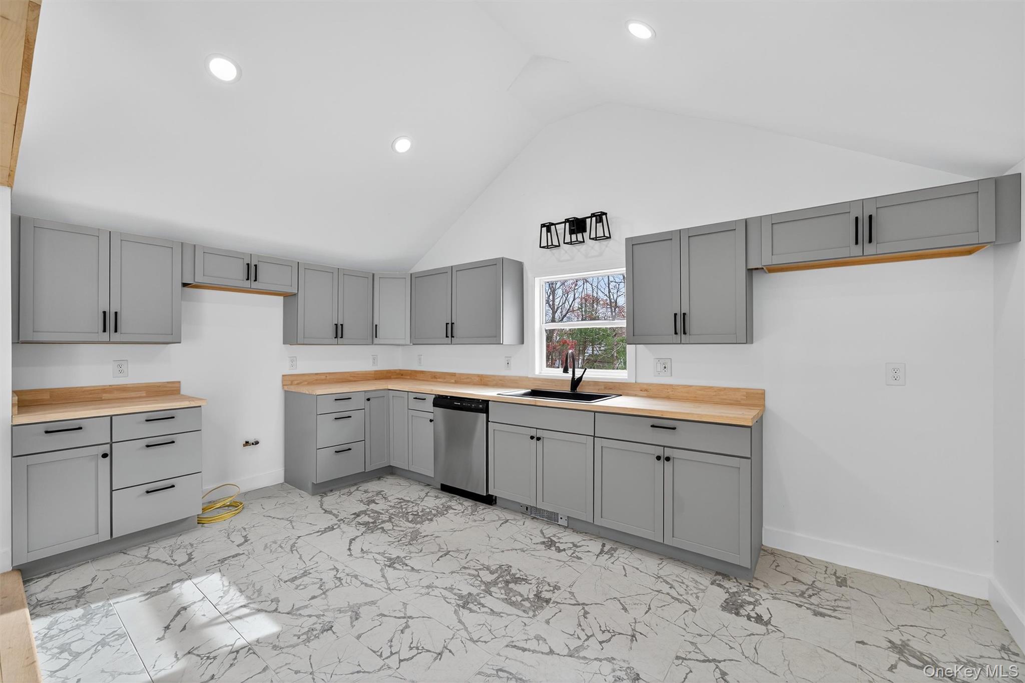 16 Nightingale Trail E, Wurtsboro, NY 12790