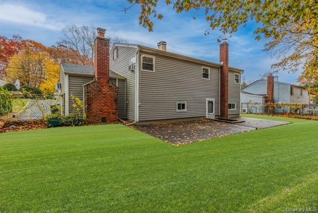 10 Grand Street, Smithtown, NY 11787